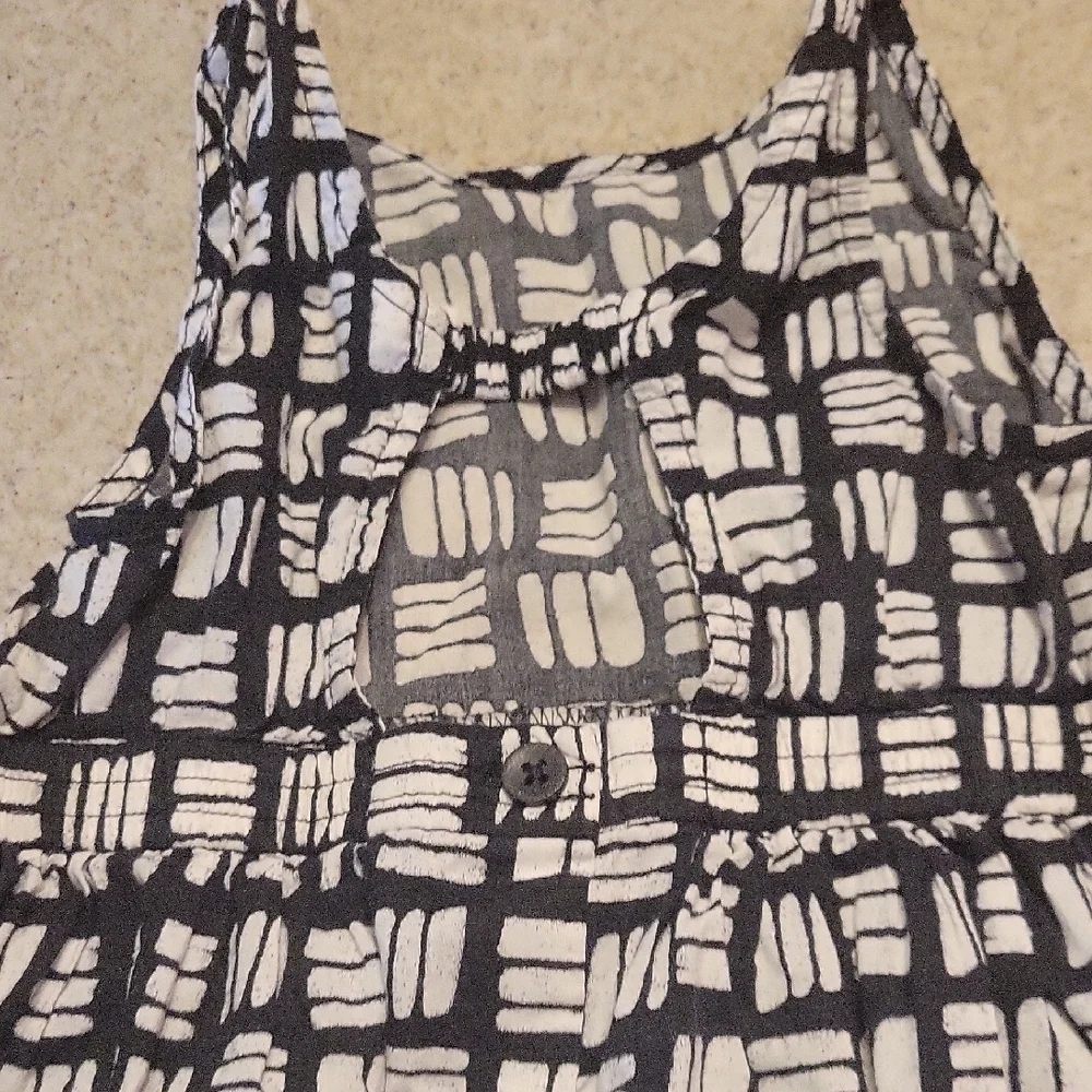 Old Navy black its